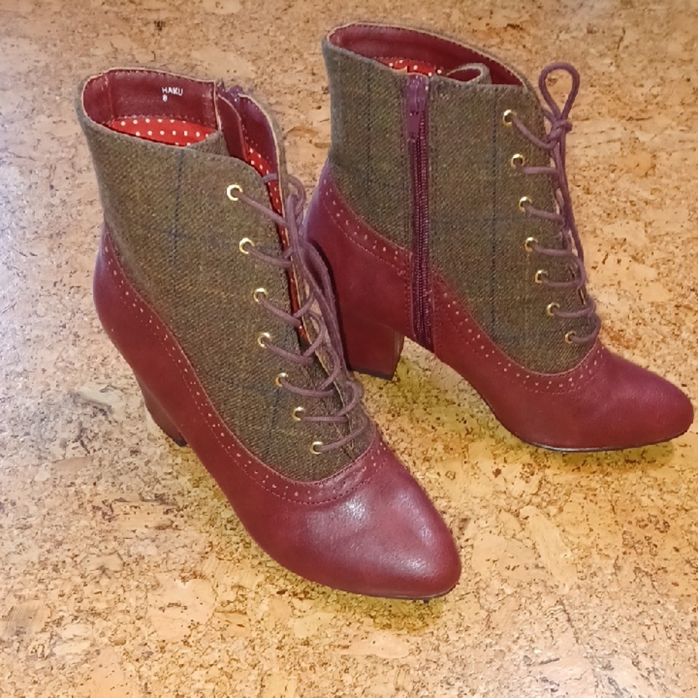 Bait Haku Burgundy & Olive Vegan Leather Ankle Boots Size 8